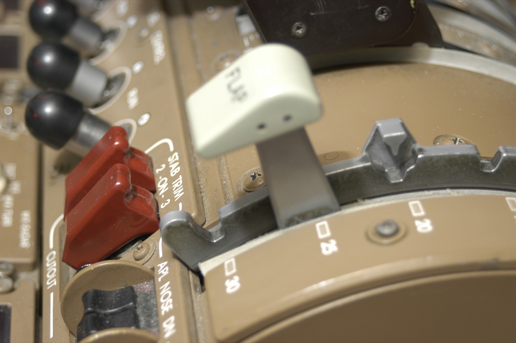 Flap lever and stabiliser trim detail